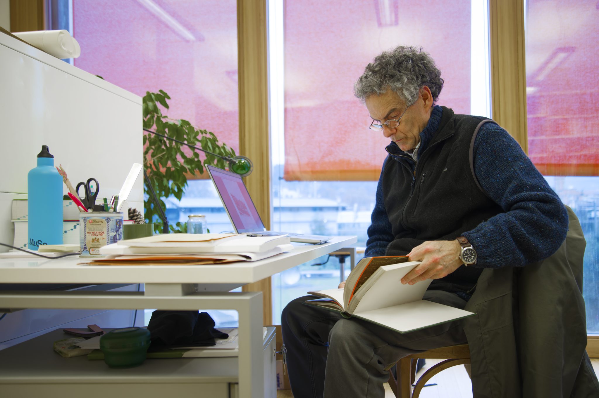 Enrico Rossi, una vita tra i libri